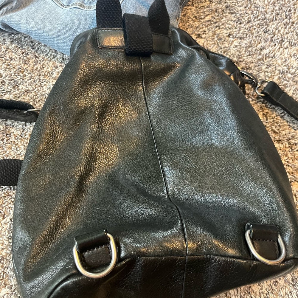 7 Hills bucket bag , sold by athleta, leather - Picture 4 of 6